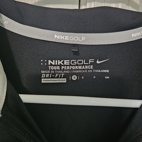 Nike Women's Black Long Sleeve Zip Top - Picture 4 of 4